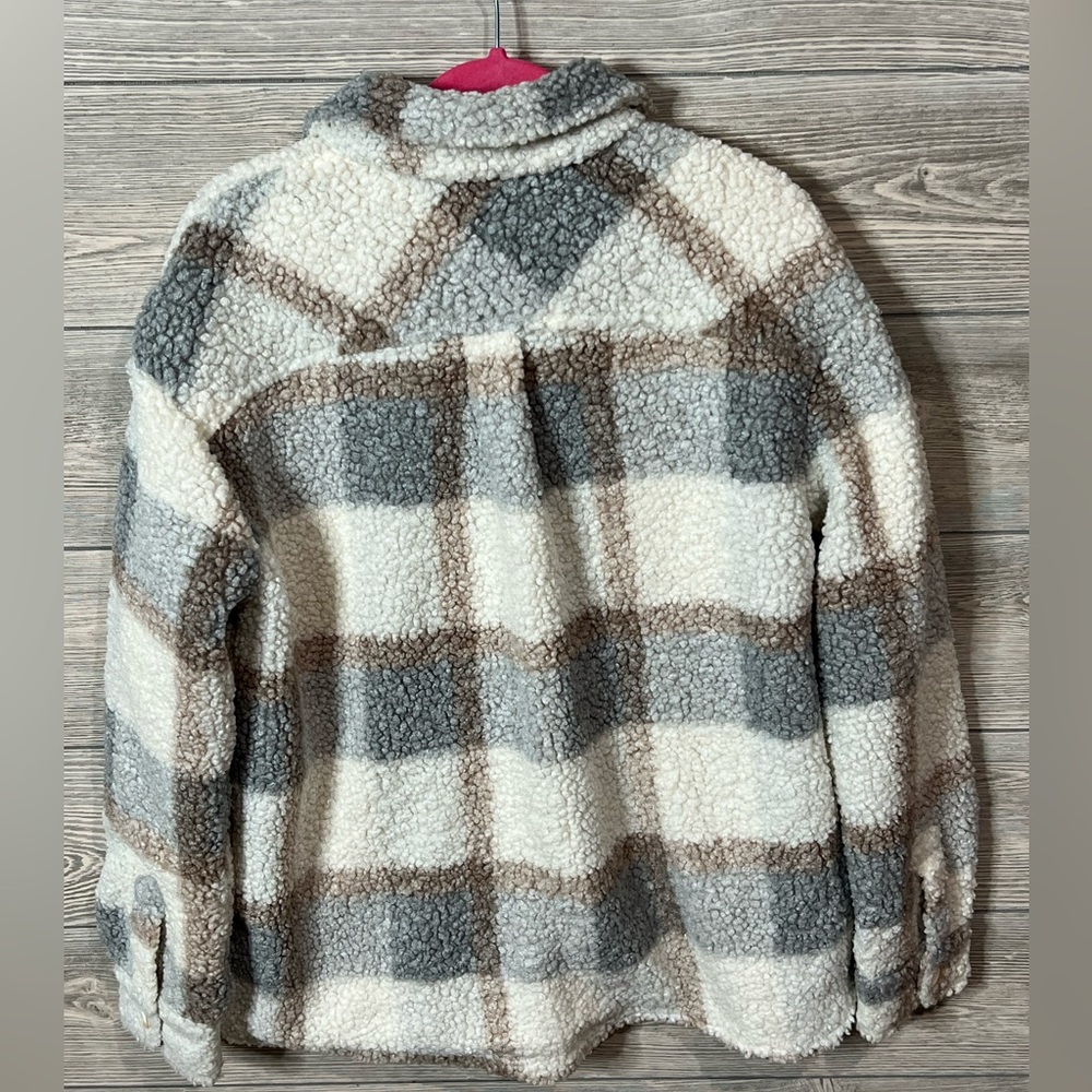 Mable Oversized Plaid Teddy Sherpa Shacket Size Medium, Cream/Gray/Brown - Picture 4 of 8